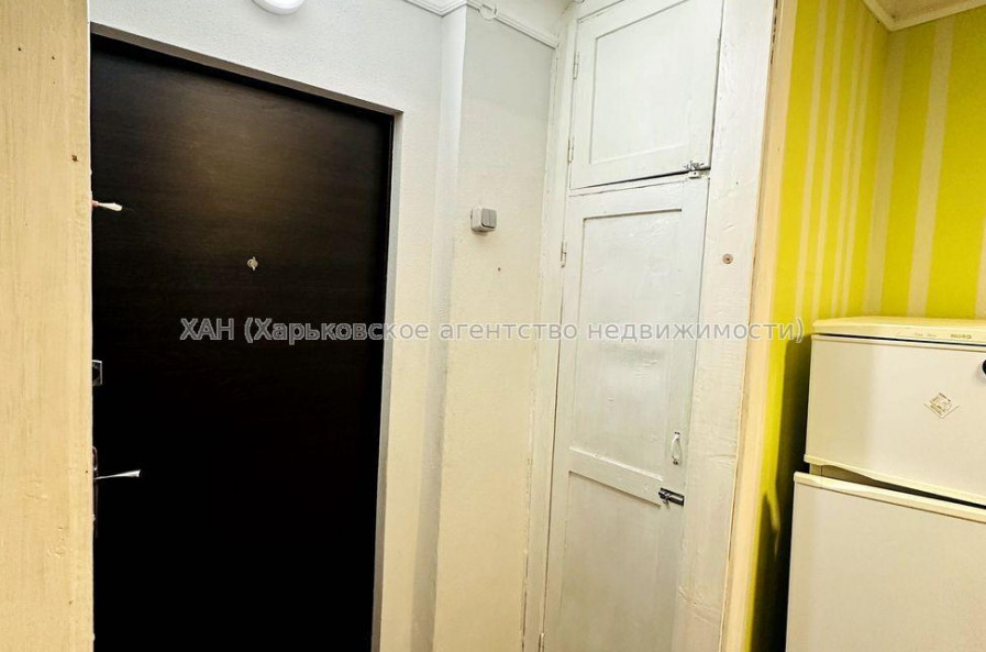 Продам квартиру, Защитников Неба ул. , 1  ком., 10.50 м², косметический ремонт 