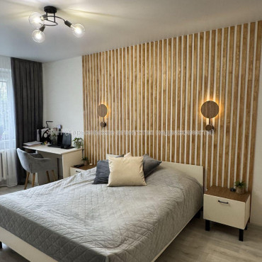 Продам квартиру, Непокоренных ул. , 3 кім., 62 м², капитальный ремонт 