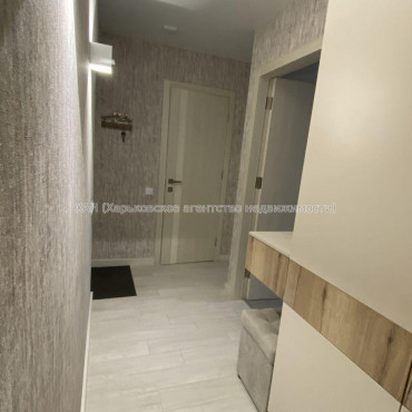 Продам квартиру, Непокоренных ул. , 3 кім., 62 м², капитальный ремонт 