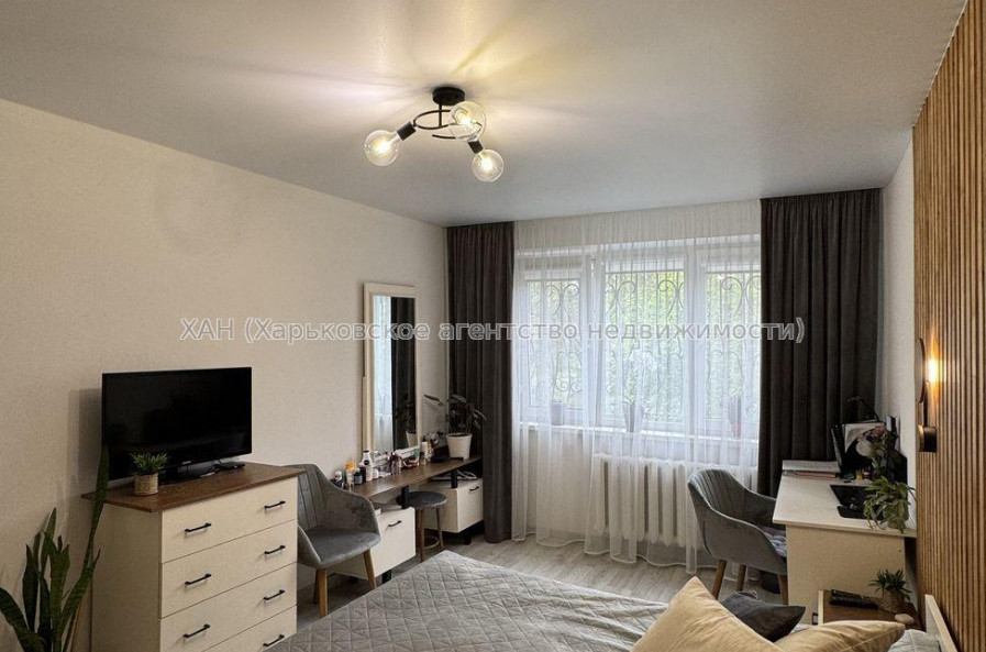 Продам квартиру, Непокоренных ул. , 3 кім., 62 м², капитальный ремонт 