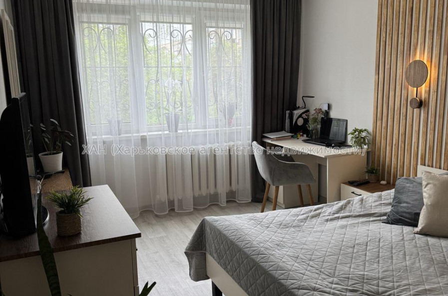 Продам квартиру, Непокоренных ул. , 3 кім., 62 м², капитальный ремонт 