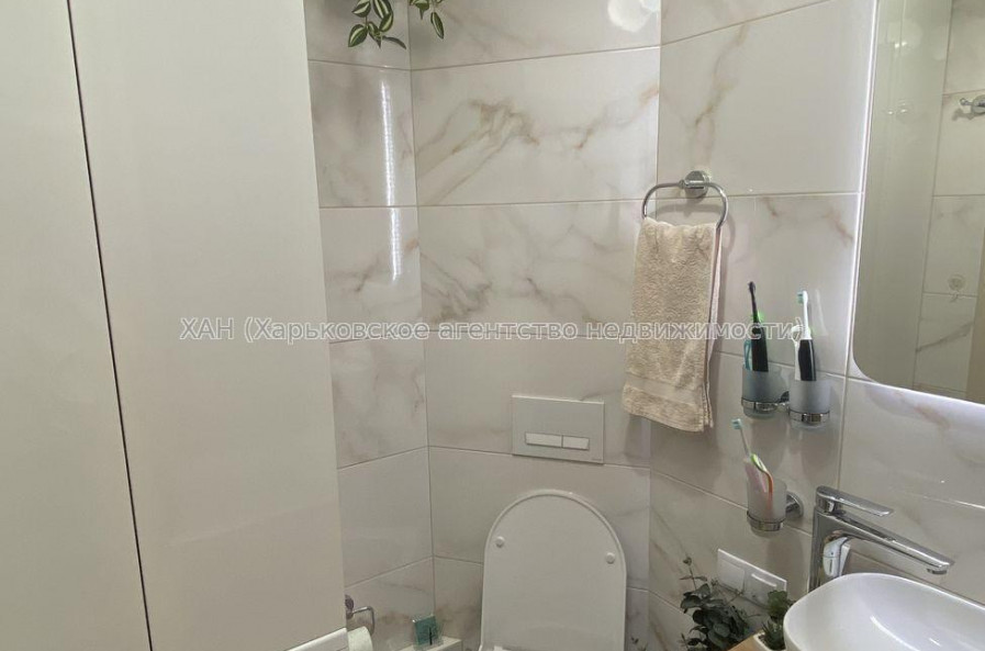 Продам квартиру, Непокоренных ул. , 3 кім., 62 м², капитальный ремонт 
