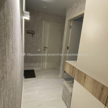 Продам квартиру, Непокоренных ул. , 3 кім., 62 м², капитальный ремонт 