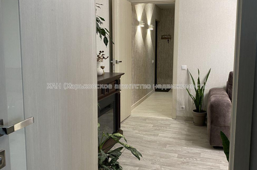 Продам квартиру, Непокоренных ул. , 3 кім., 62 м², капитальный ремонт 