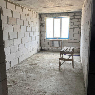 Продам квартиру, Гвардейцев Широнинцев ул. , 3 кім., 97.20 м², без внутренних работ 