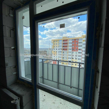 Продам квартиру, Гвардейцев Широнинцев ул. , 3 кім., 97.20 м², без внутренних работ 