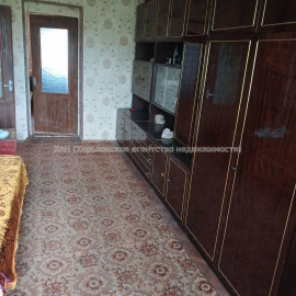 Продам квартиру, Генерала Момота ул. , 2 кім., 44 м², советский ремонт