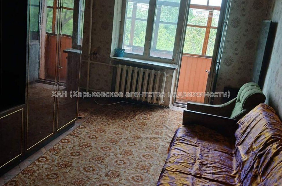 Продам квартиру, Генерала Момота ул. , 2 кім., 44 м², советский ремонт 