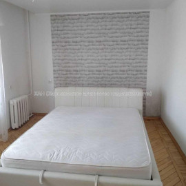 Продам квартиру, Отакара Яроша пер. , 2 кім., 44 м², капитальный ремонт
