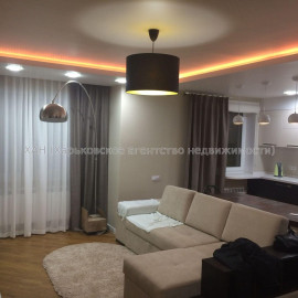 Продам квартиру, Сухумская ул. , 3  ком., 100 м², авторский дизайн