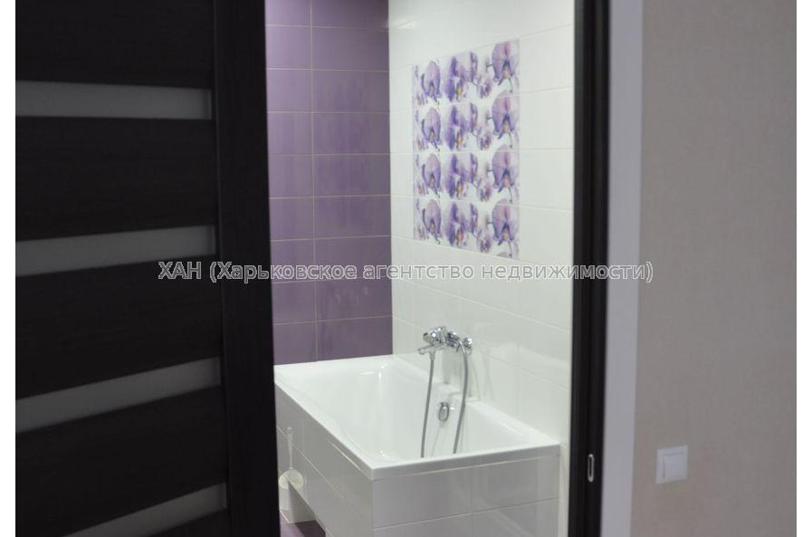 Продам квартиру, Сухумская ул. , 3  ком., 100 м², авторский дизайн 
