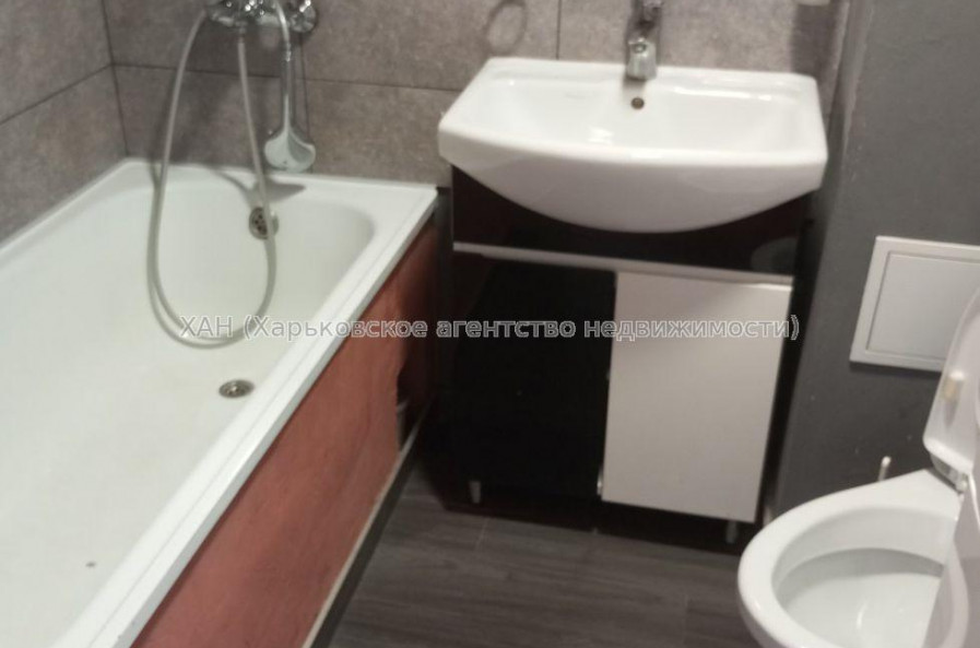 Продам квартиру, Науки просп. , 1 кім., 26 м², косметический ремонт 