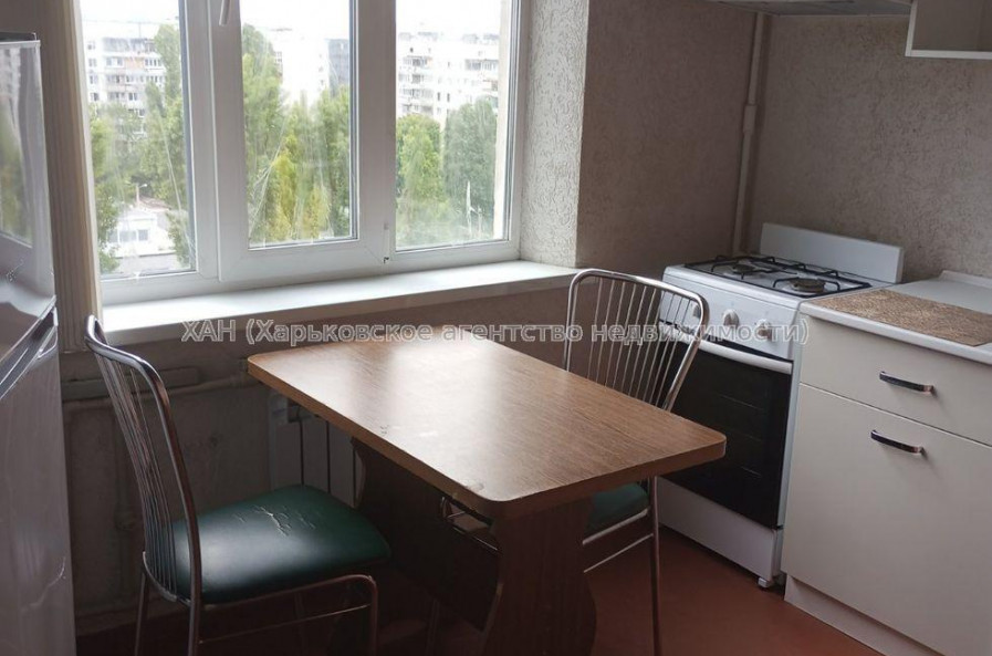 Продам квартиру, Науки просп. , 1 кім., 26 м², косметический ремонт 