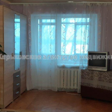 Продам квартиру, 12 Апреля ул. , 26 , 1 кім., 33 м², советский ремонт 