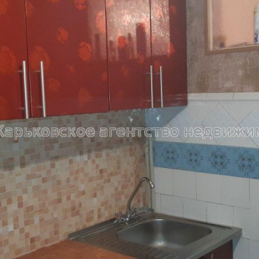 Продам квартиру, 12 Апреля ул. , 26 , 1 кім., 33 м², советский ремонт 