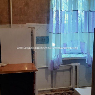 Продам квартиру, 12 Апреля ул. , 26 , 1 кім., 33 м², советский ремонт 