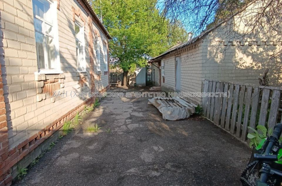 Продам будинок, Большая Жихарская ул. , 81 м², 10 соток, советский ремонт 