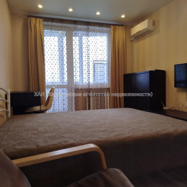 Продам квартиру, Валентиновская ул. , 1 кім., 33 м², евроремонт 