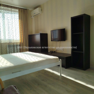 Продам квартиру, Валентиновская ул. , 1 кім., 33 м², евроремонт 