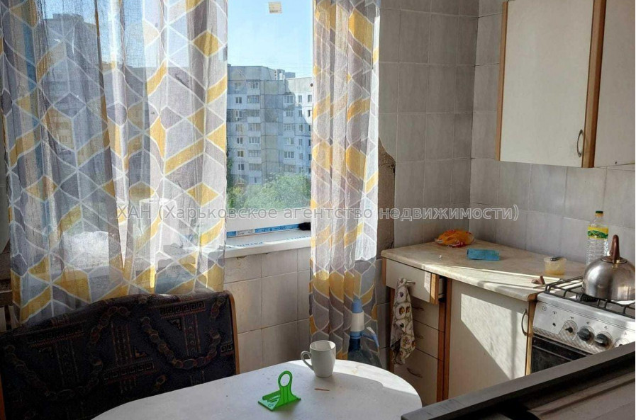 Продам квартиру, Леся Сердюка ул. , 3 кім., 65 м², советский ремонт 