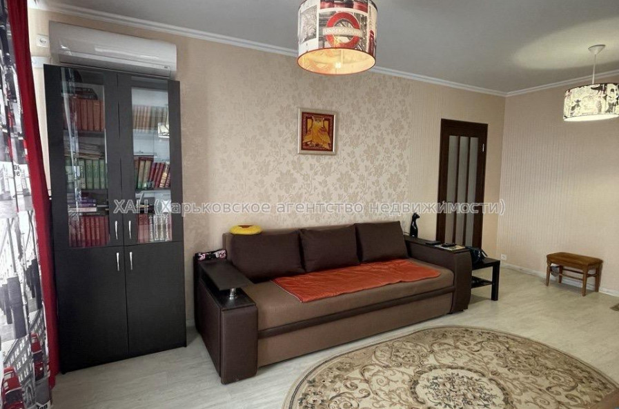 Продам квартиру, Валентиновская ул. , 2 кім., 46.50 м², капитальный ремонт 