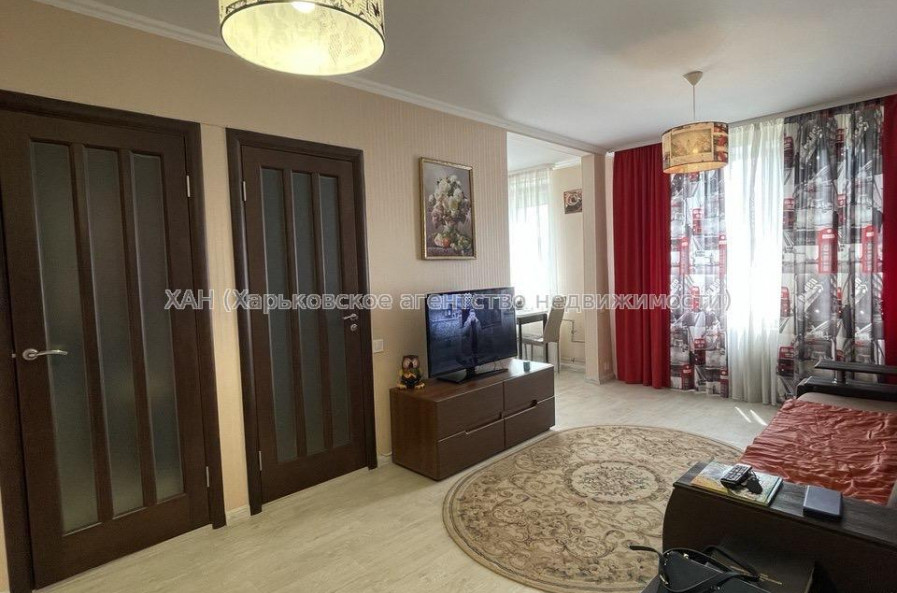 Продам квартиру, Валентиновская ул. , 2 кім., 46.50 м², капитальный ремонт 