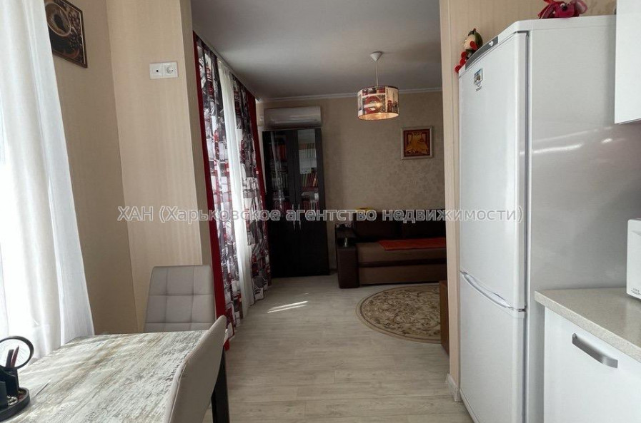 Продам квартиру, Валентиновская ул. , 2 кім., 46.50 м², капитальный ремонт 