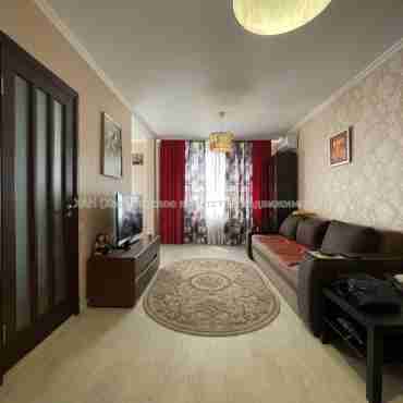 Продам квартиру, Валентиновская ул. , 2 кім., 46.50 м², капитальный ремонт 
