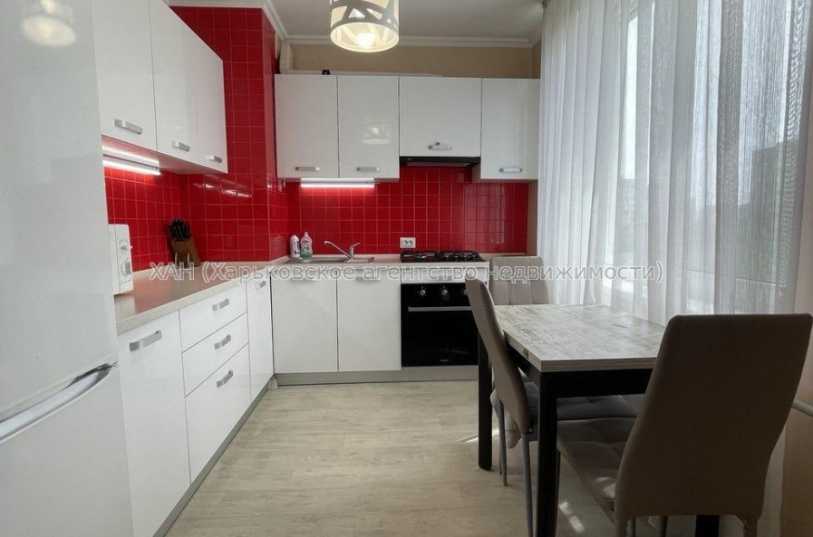 Продам квартиру, Валентиновская ул. , 2 кім., 46.50 м², капитальный ремонт 
