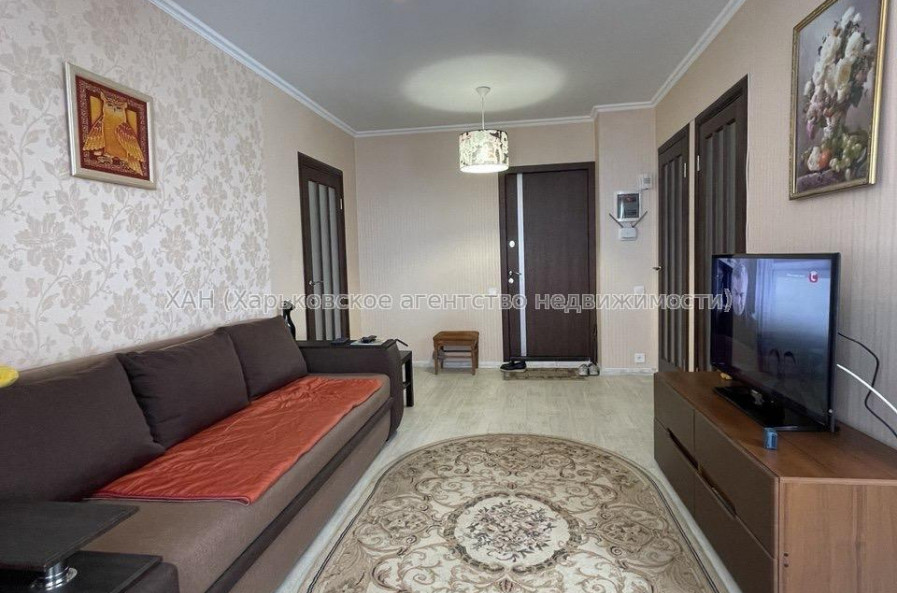 Продам квартиру, Валентиновская ул. , 2 кім., 46.50 м², капитальный ремонт 