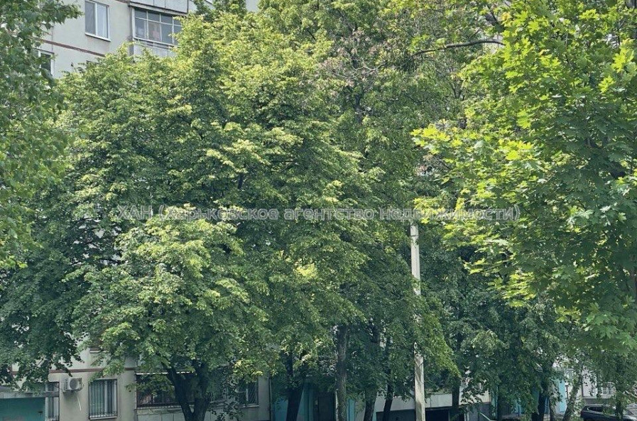 Продам квартиру, Валентиновская ул. , 2 кім., 46.50 м², капитальный ремонт 