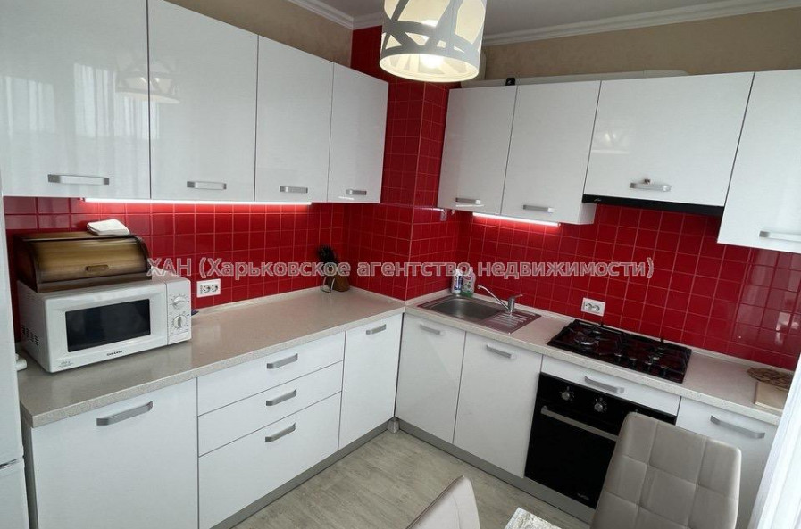 Продам квартиру, Валентиновская ул. , 2 кім., 46.50 м², капитальный ремонт 