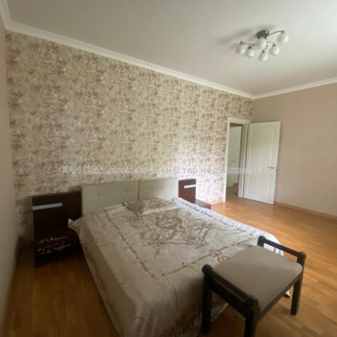 Продам будинок, Центральная ул. , 150 м², 8 соток, евроремонт 