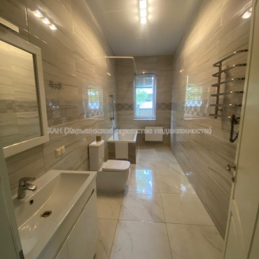 Продам будинок, Центральная ул. , 150 м², 8 соток, евроремонт 