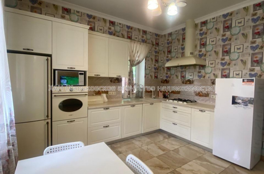 Продам будинок, 150 м², 8 соток, евроремонт 