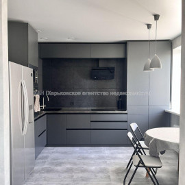 Продам квартиру, Победы просп. , 2  ком., 71 м², капитальный ремонт