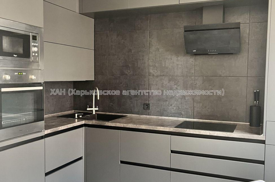 Продам квартиру, Победы просп. , 2  ком., 71 м², капитальный ремонт 
