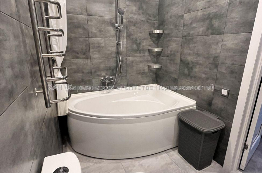 Продам квартиру, Победы просп. , 2  ком., 71 м², капитальный ремонт 