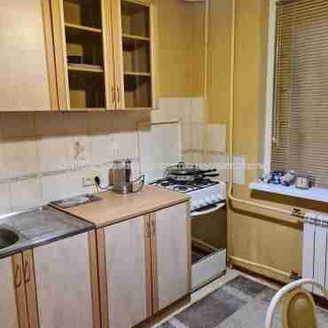 Продам квартиру, Победы просп. , 1  ком., 36 м², косметический ремонт 