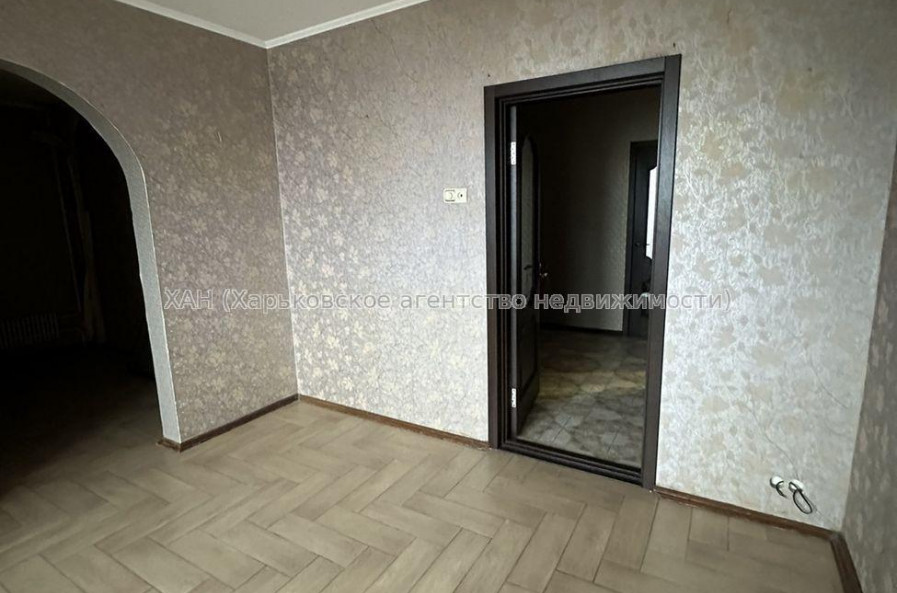 Продам квартиру, Леся Сердюка ул. , 4 кім., 84 м², капитальный ремонт 