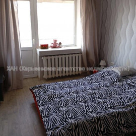 Продам квартиру, Косарева ул. , 2 кім., 43.30 м², частичный ремонт