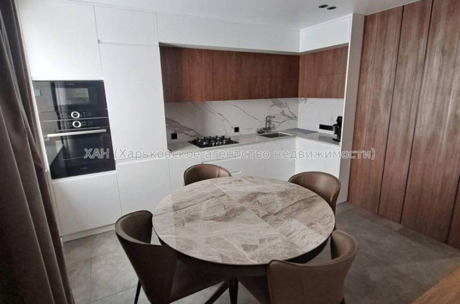 Продам квартиру, Профессора Атамановского ул. , 3 кім., 83 м², авторский дизайн 