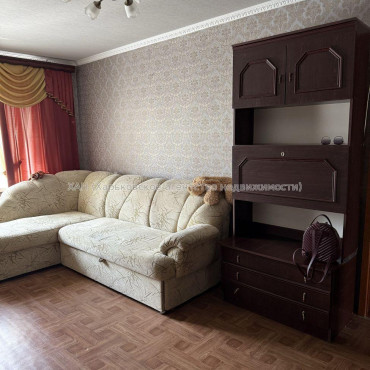 Продам квартиру, Гвардейцев Широнинцев ул. , 2 кім., 46 м², капитальный ремонт 