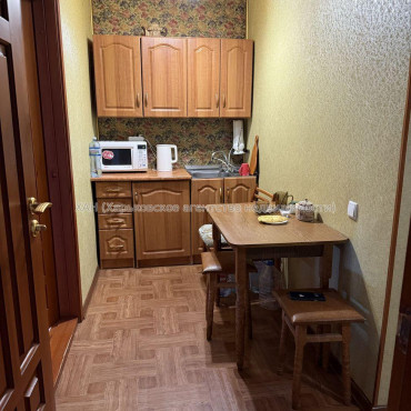 Продам квартиру, Гвардейцев Широнинцев ул. , 2 кім., 46 м², капитальный ремонт 