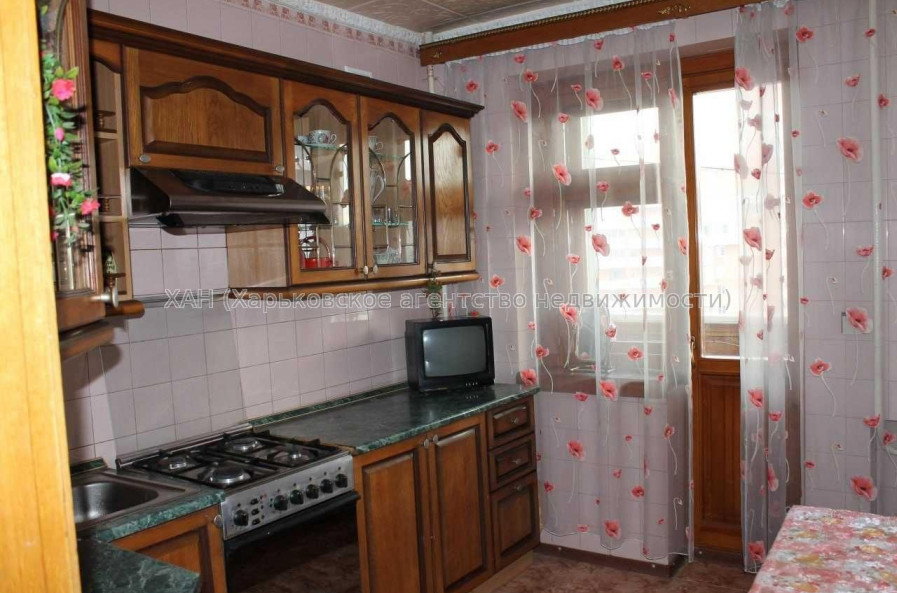 Продам квартиру, Аэрокосмический пр. , 2  ком., 60 м², косметический ремонт 