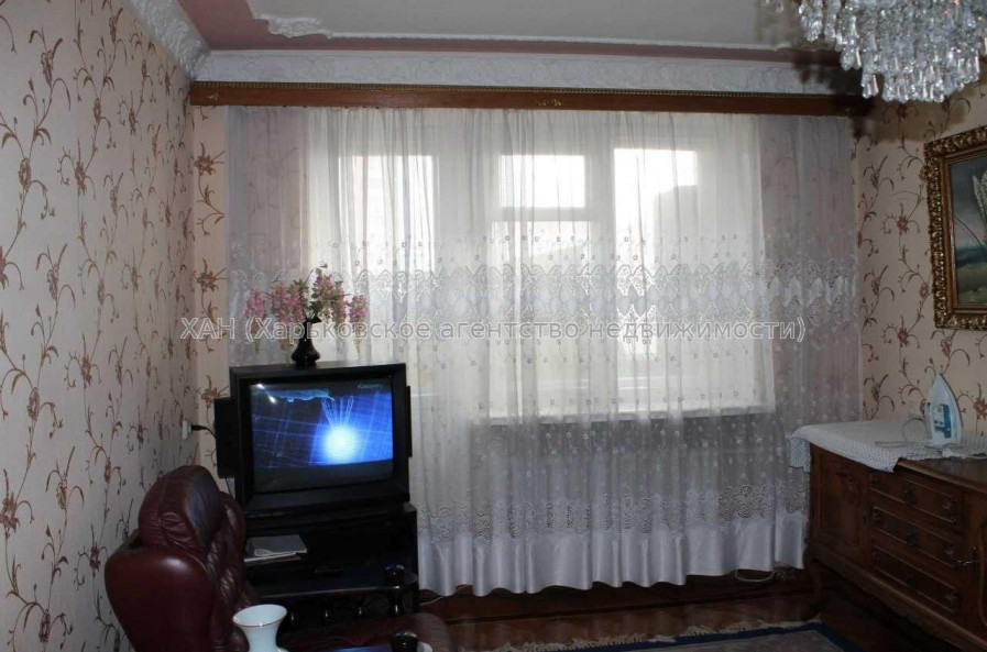 Продам квартиру, Аэрокосмический пр. , 2  ком., 60 м², косметический ремонт 