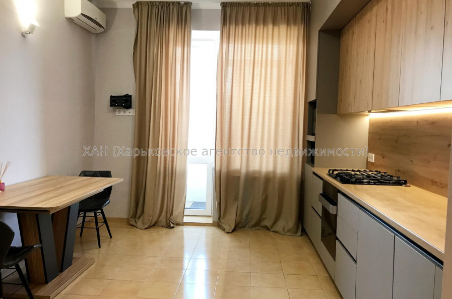 Продам квартиру, Лопатинский пер. , 2 , 4 кім., 156 м², евроремонт 
