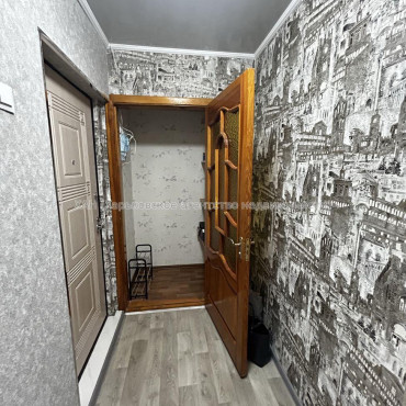 Продам квартиру, Бучмы ул. , 1 кім., 37 м², капитальный ремонт 