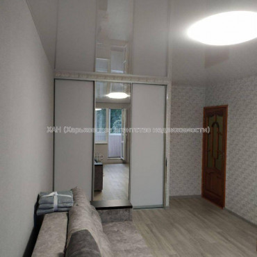 Продам квартиру, Бучмы ул. , 1 кім., 37 м², капитальный ремонт 