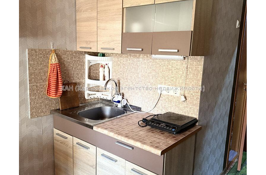 Продам квартиру, Индустриальный просп. , 1 кім., 18.20 м², косметический ремонт 